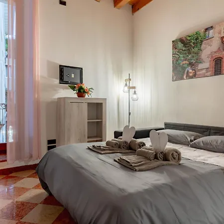 Apartment -near Arena & Giuletta- Pet Friendly Mazzini Palace