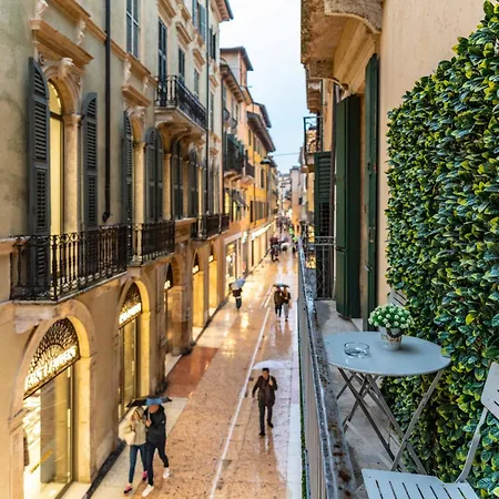 Apartment -near Arena & Giuletta- Pet Friendly Mazzini Palace *