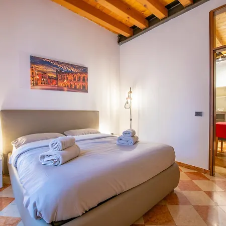 -near Arena & Giuletta- Pet Friendly Mazzini Palace *
