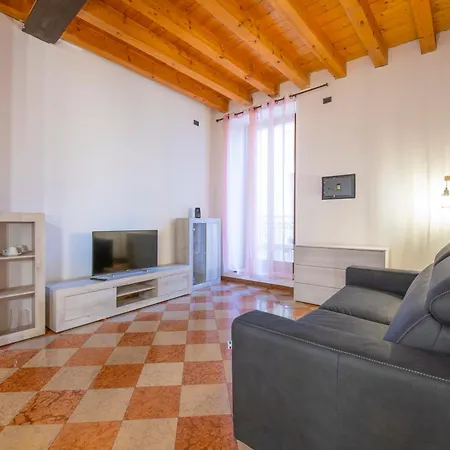 Apartment -near Arena & Giuletta- Pet Friendly Mazzini Palace