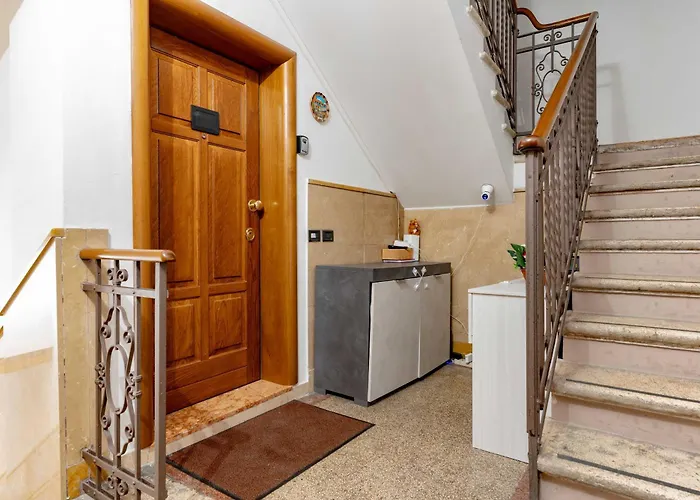 Arena Luxury Experience Elegant 78sqm Flat In Via Mazzini 5 People Apartment-fast Wifi & Elegant Balcony Verona