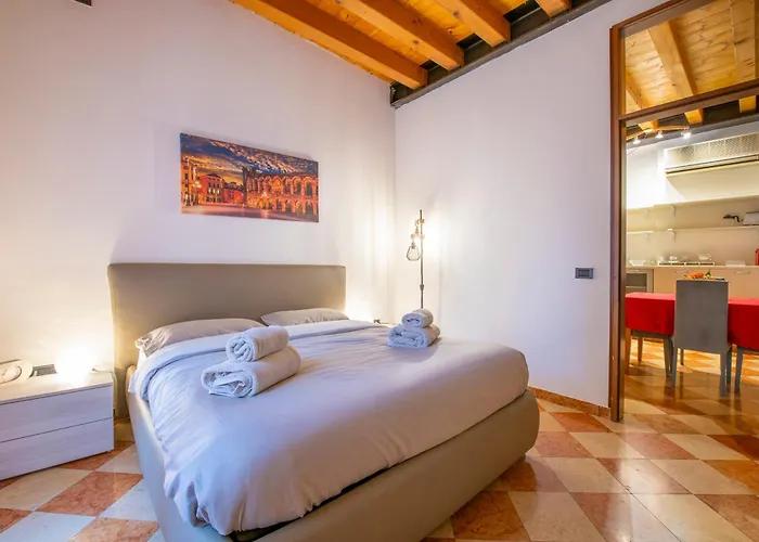 Arena Luxury Experience Elegant 78sqm Flat In Via Mazzini 5 People Apartment-fast Wifi & Elegant Balcony *